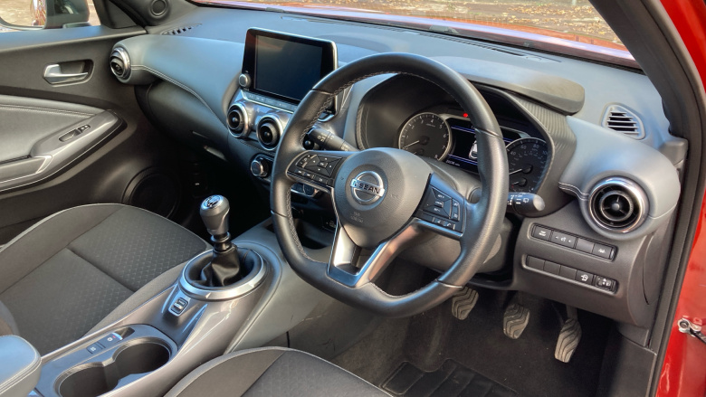 Nissan Juke 1.0 DiG-T 114 N-Connecta 5dr Petrol Hatchback